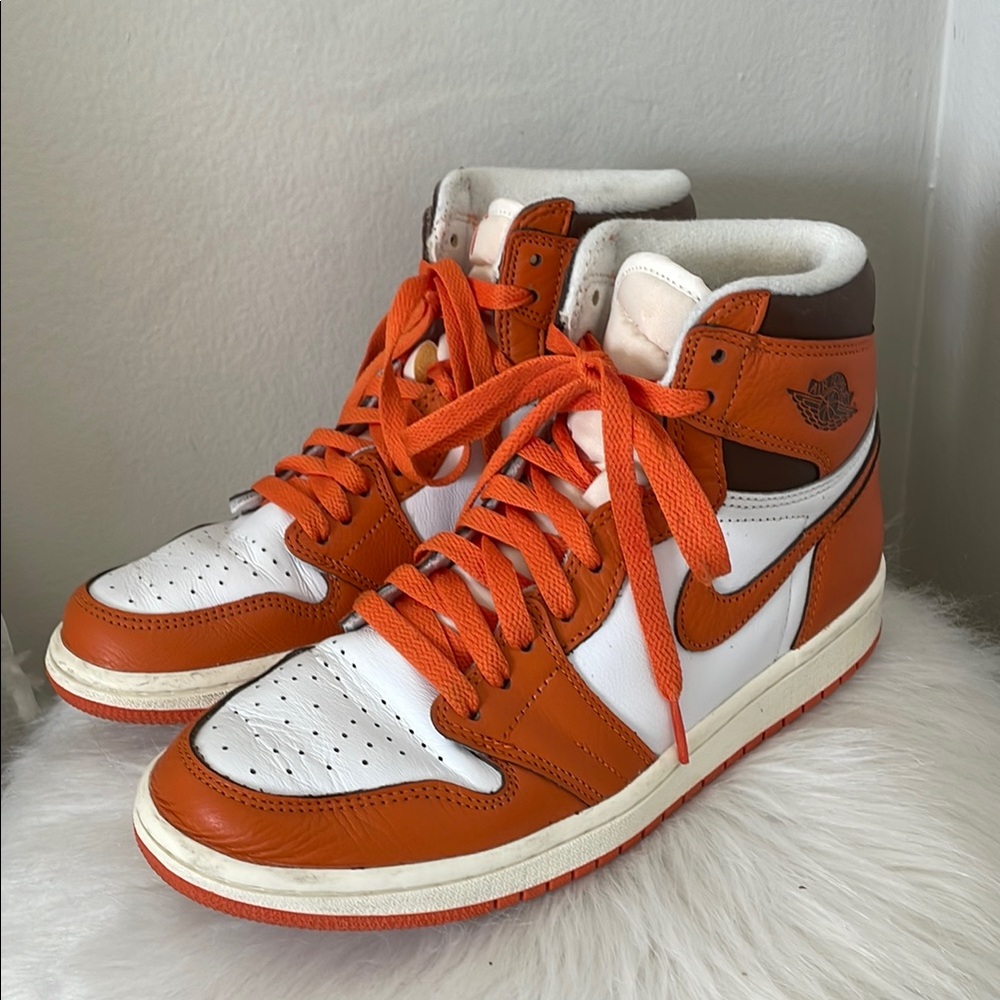 Nike Air Jordan 1 High OG in Orange and White